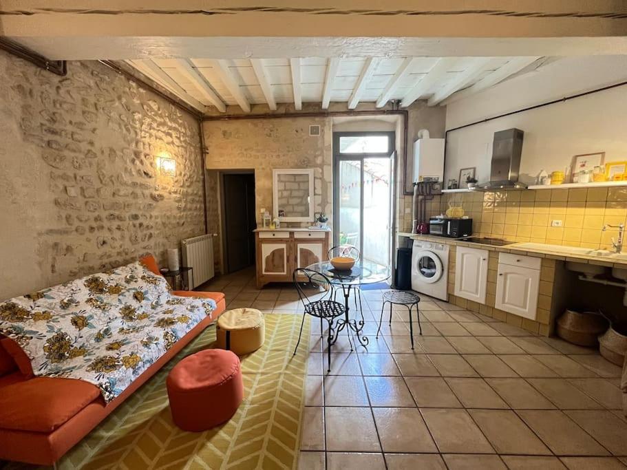 "La Maison Jaune" Arles Centre Terrasse Exteriör bild