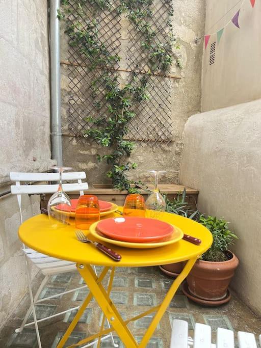 "La Maison Jaune" Arles Centre Terrasse Exteriör bild
